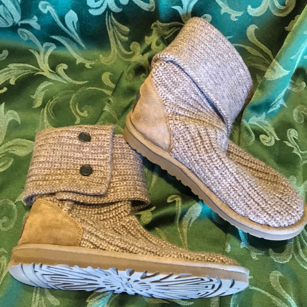 Gray UGG knitted boots fold down top foam sole